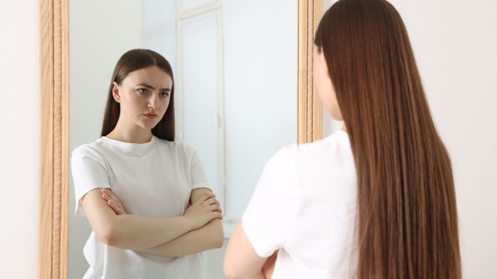 ilustracja emocji odbijających się jak w lustrze